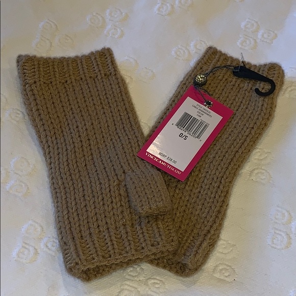 VINCE CAMUTO CABLE ARM WARMERS NWT - Picture 8 of 8